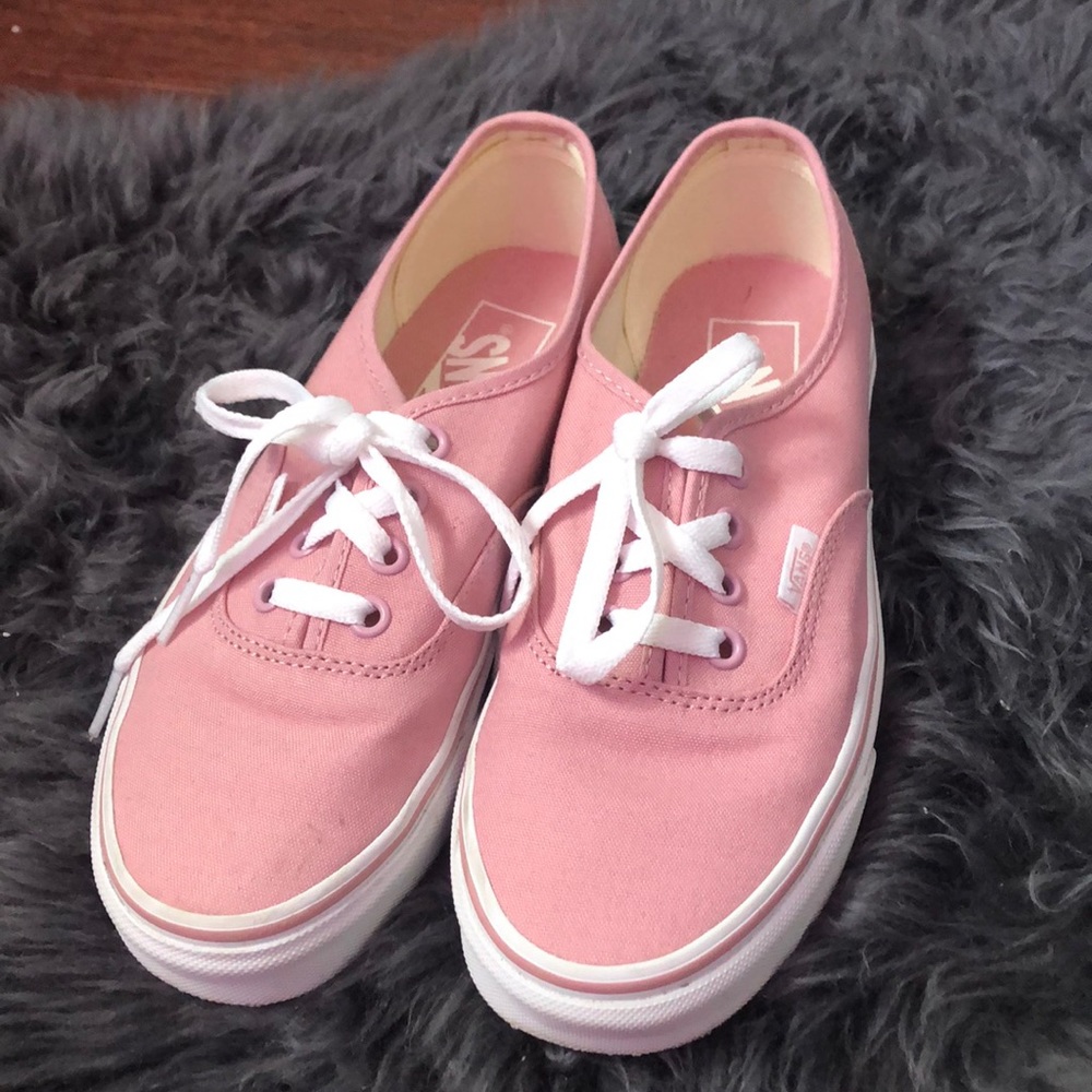 Women's Vans Low-Top Authentic Sneaker